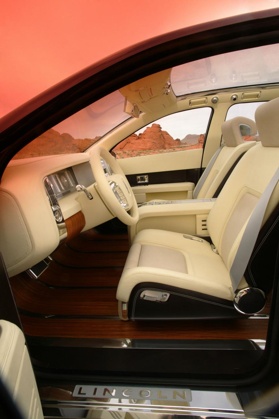 Lincoln Aviator Concept 2004 года  (фото 6 из 37)